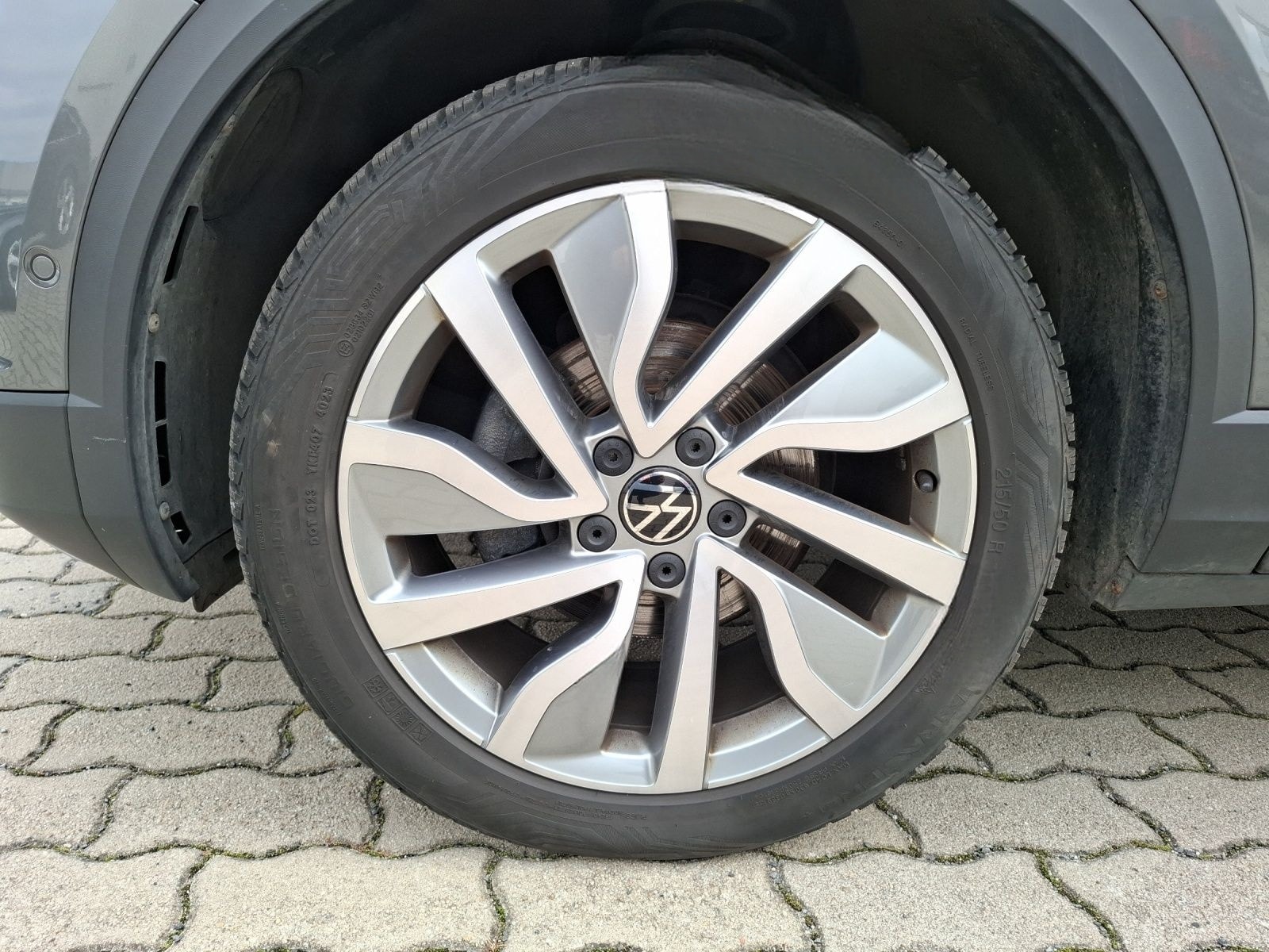Volkswagen T-Roc TSI Style LED AHK Navi AID ACC RFK SH 18" foto 9