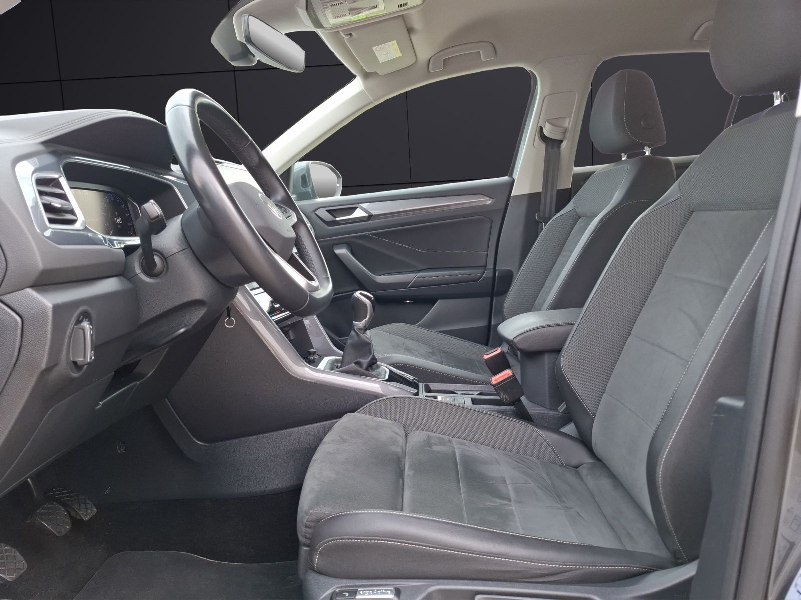 Volkswagen T-Roc TSI Style LED AHK Navi AID ACC RFK SH 18" foto 10