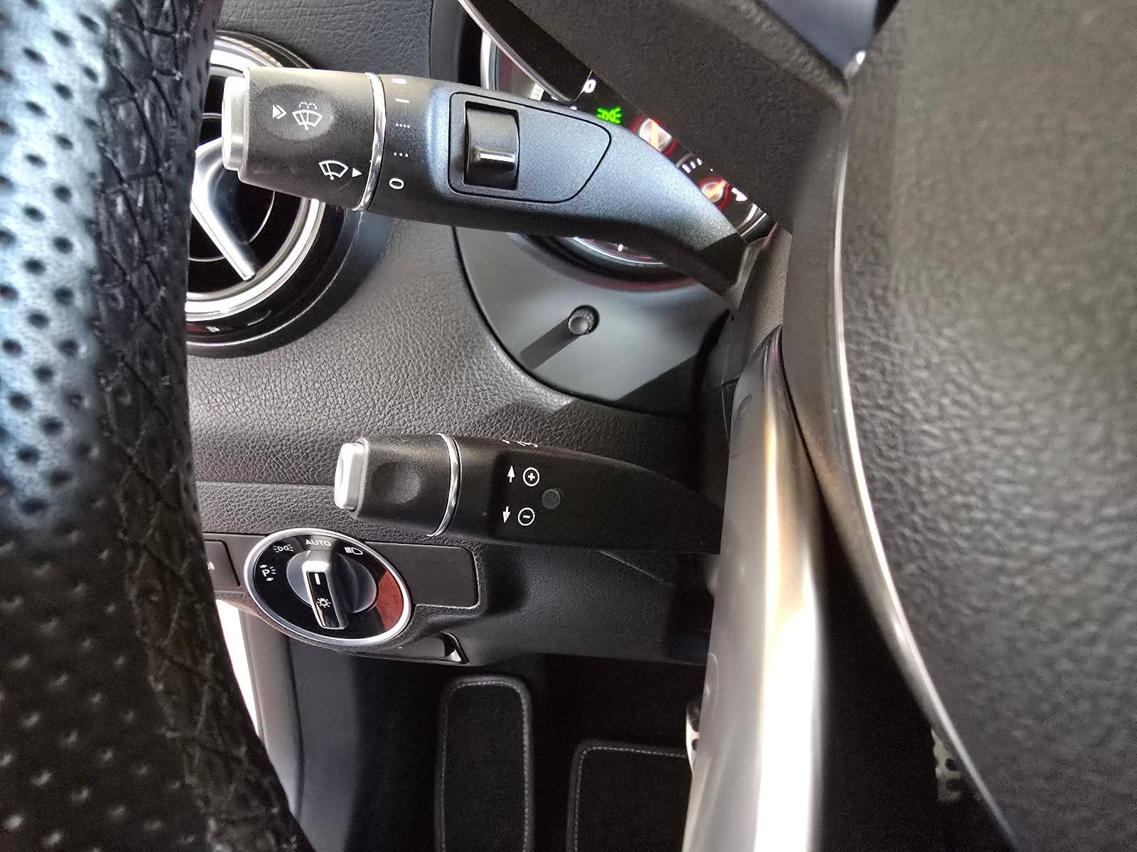 Mercedes-Benz GLA 200 Peak Edition+AMG STYLING+19" AMG LM+PANO foto 15