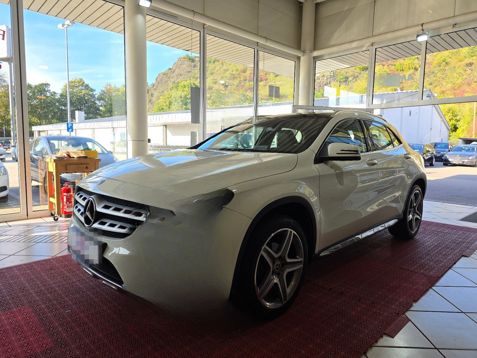 Mercedes-Benz GLA 200 Peak Edition+AMG STYLING+19" AMG LM+PANO foto 3