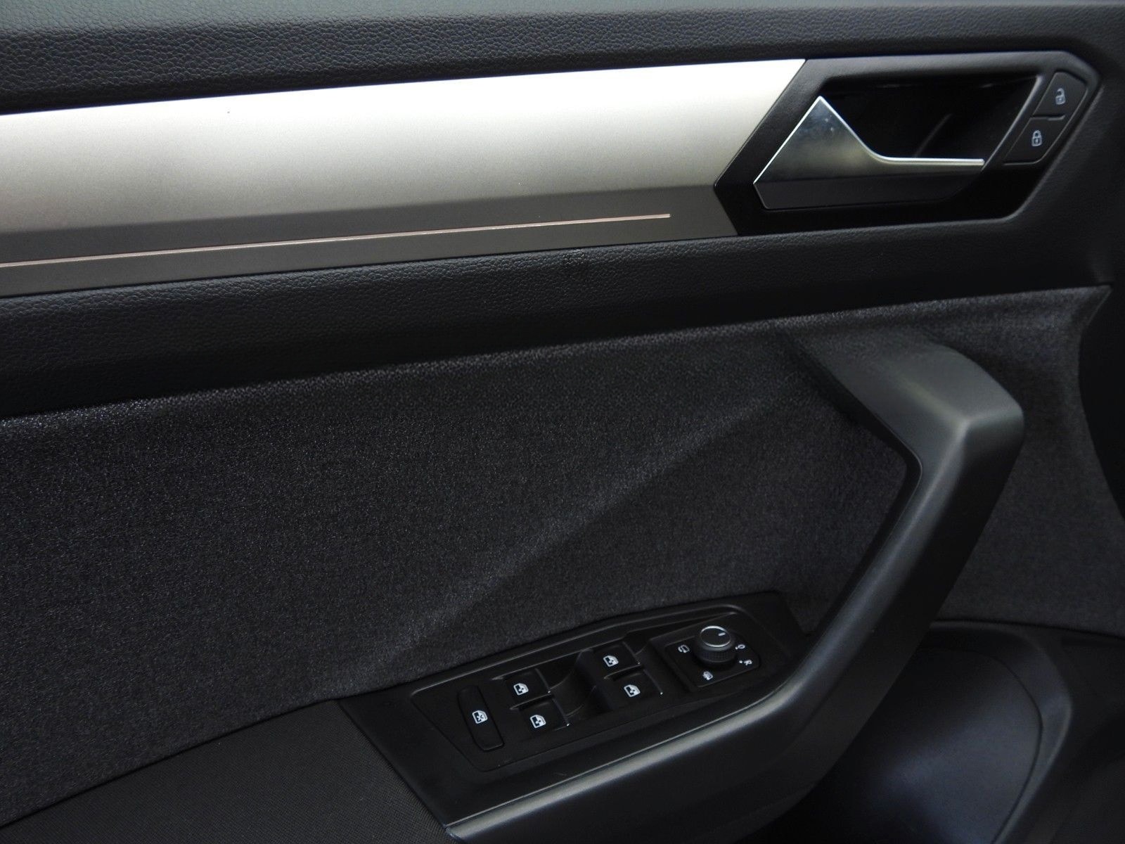 Volkswagen T-ROC 1.0 TSI MOVE foto 17