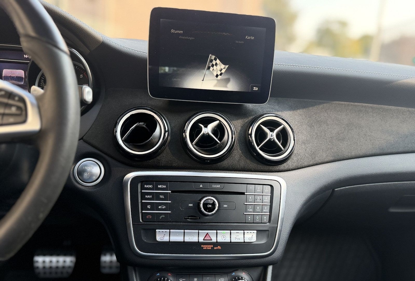 Mercedes-Benz CLA 220 Shooting Brake AMG / PANO / AHK / Kamera foto 23