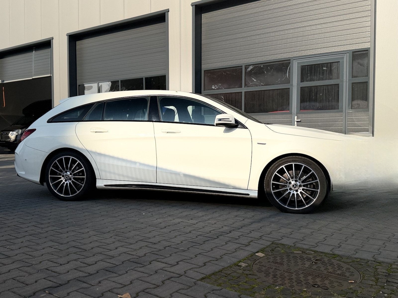 Mercedes-Benz CLA 220 Shooting Brake AMG / PANO / AHK / Kamera foto 9