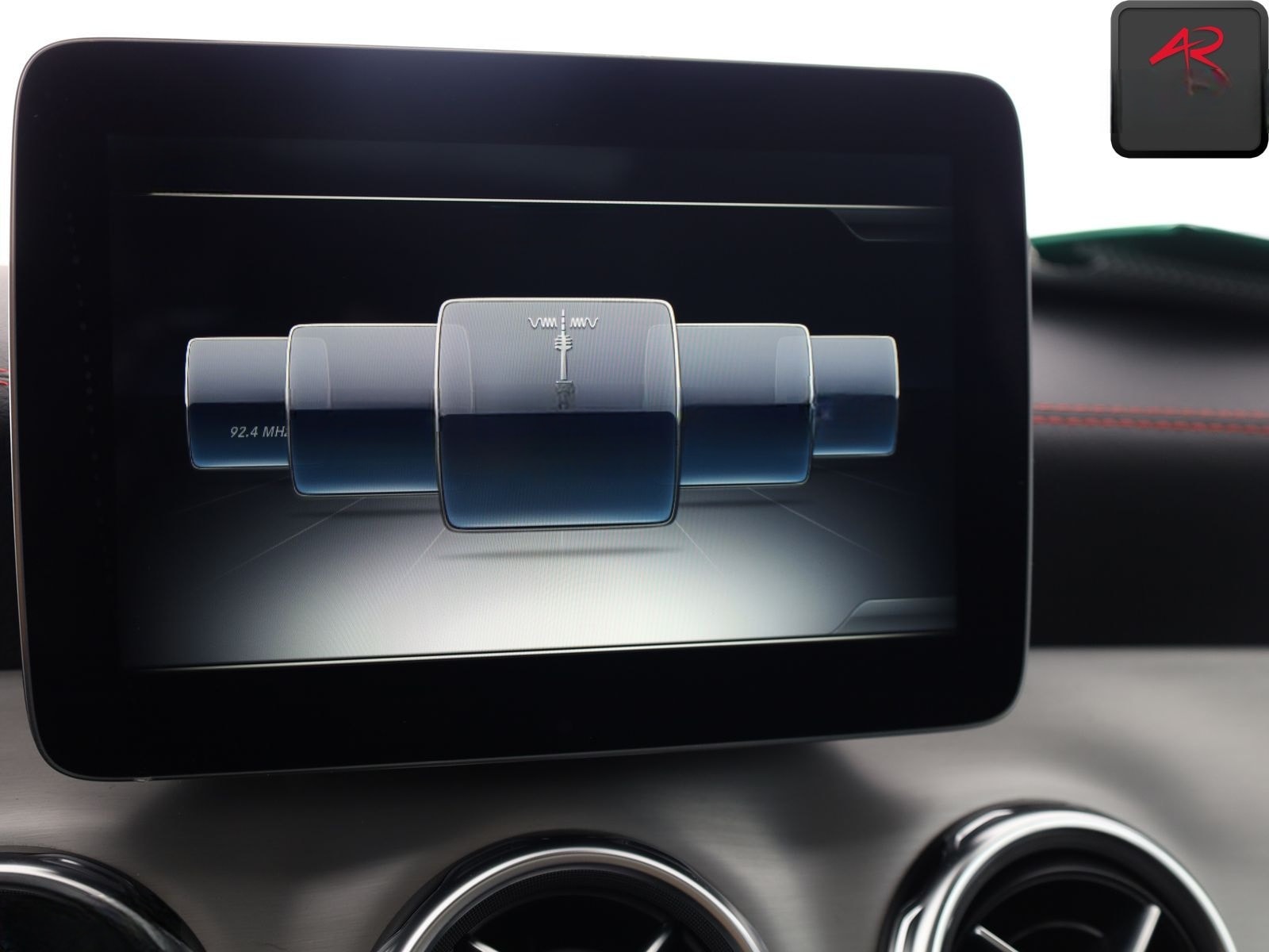 Mercedes-Benz GLA 200 AMG EXKLUSIV PAKET PANO,HARMAN/K,DISTRO foto 24