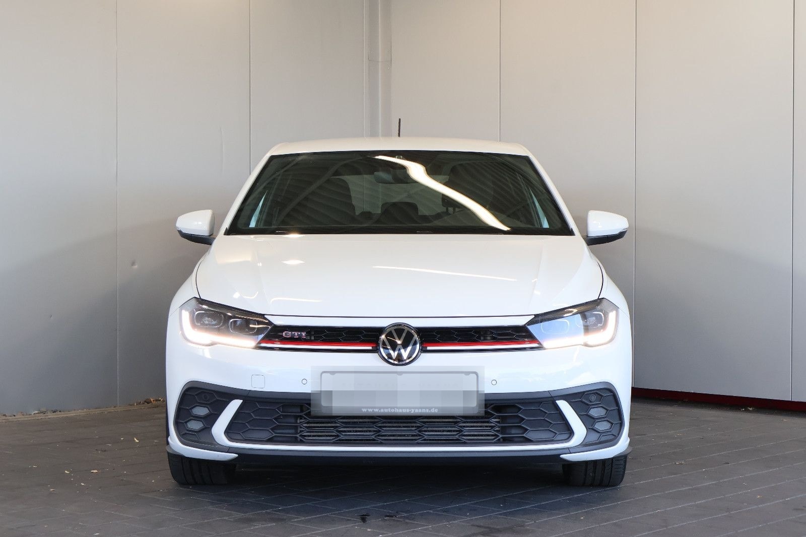Volkswagen Polo VI 2.0 GTI MATRIX+AID+ACC+KAM+CARPLAY+18" foto 2