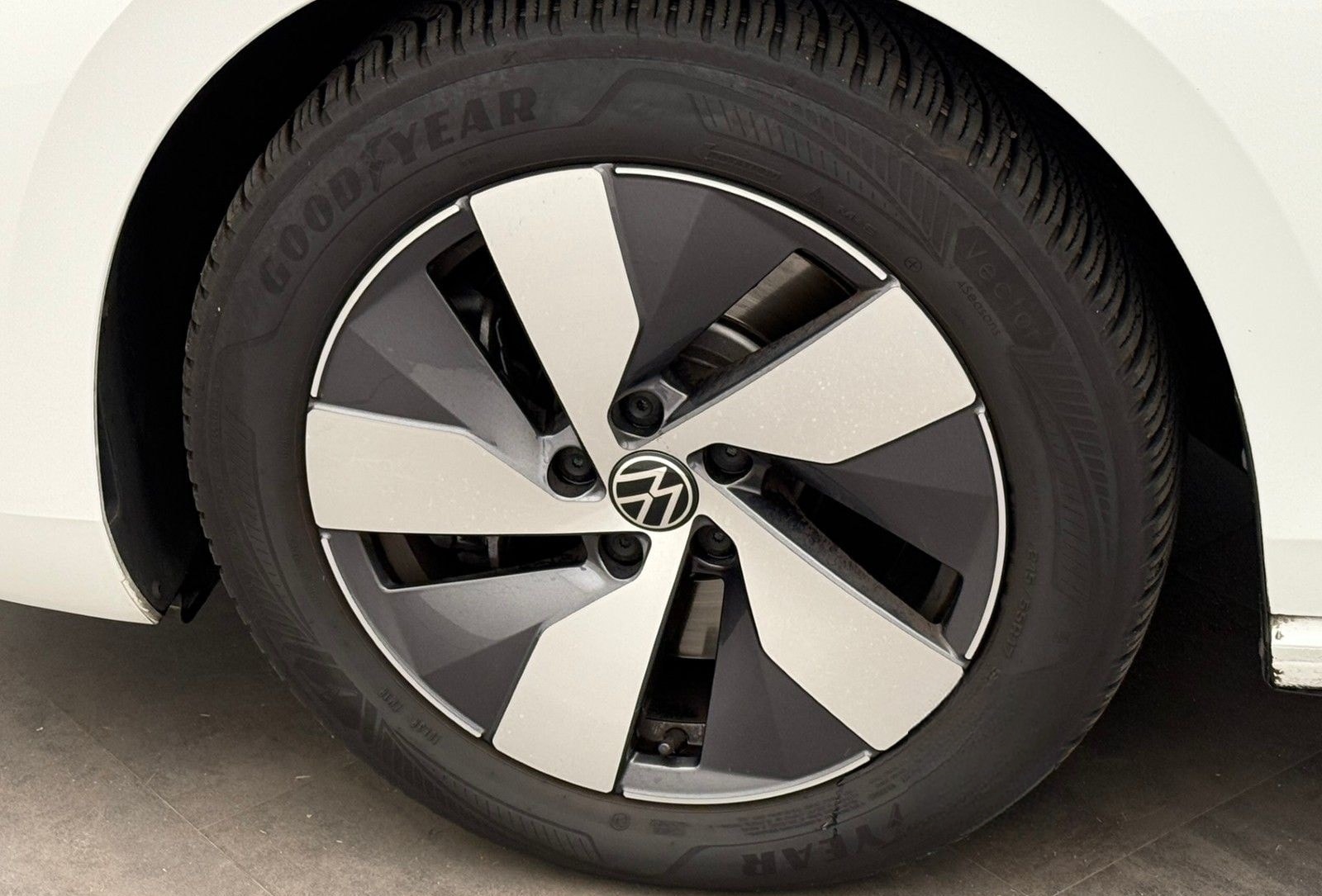 Volkswagen Passat Variant PA 1.5 eHybrid Business HeadAHK foto 13