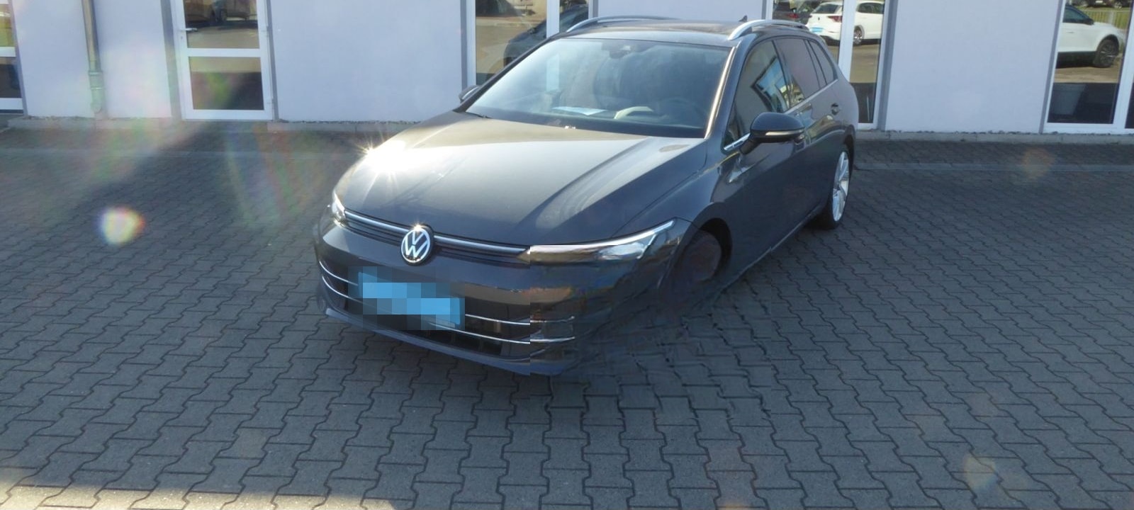 Volkswagen Golf VIII Variant STYLE 1.5 eTSI DSG NAVI LED P- foto 2