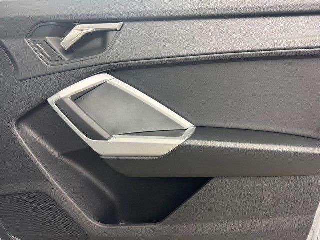 Audi Q3 35TFSI AHK ACC LED EINPARKH NAVI SITZH foto 16