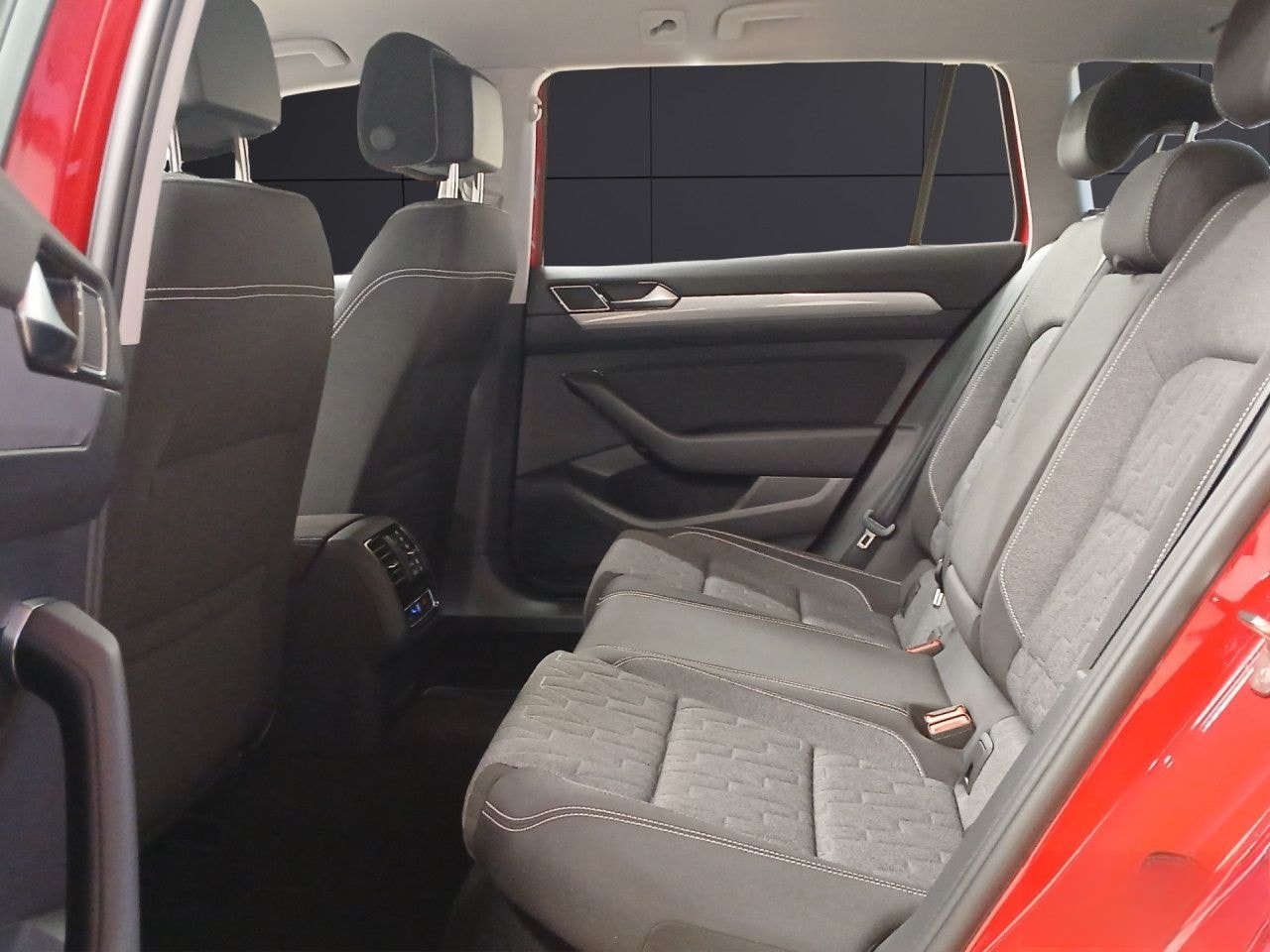 Volkswagen Passat Variant Business 2.0TDI DSG Navi LED SHZ foto 14