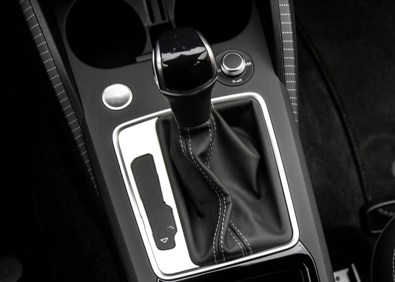 Audi Q2 35 quattro S LINE AHK CAM ACC LM18 E-KLAPPE foto 11