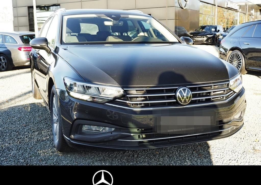 Volkswagen PASSAT VARIANT 1.5 TSI BUSINESS LED PDC NAVI DSG foto 3