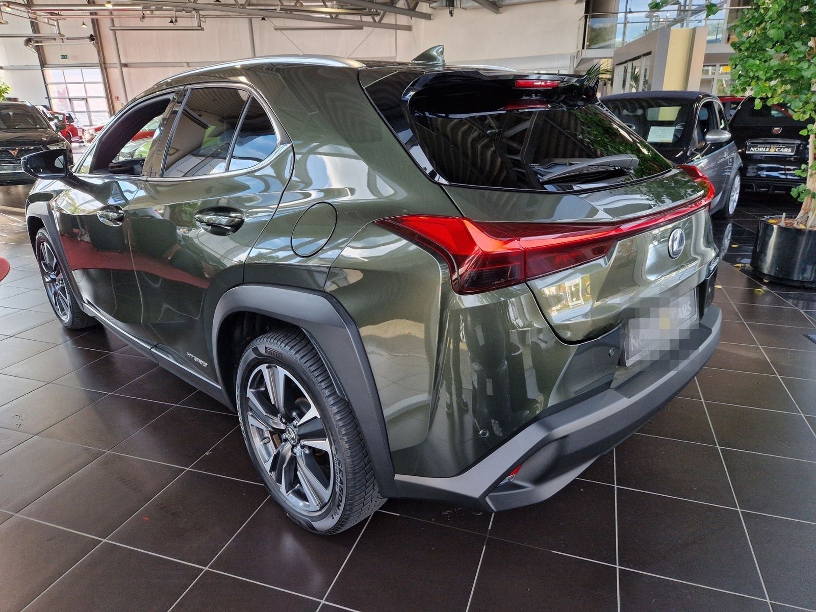 Lexus UX 250 h Style LED ALU foto 5