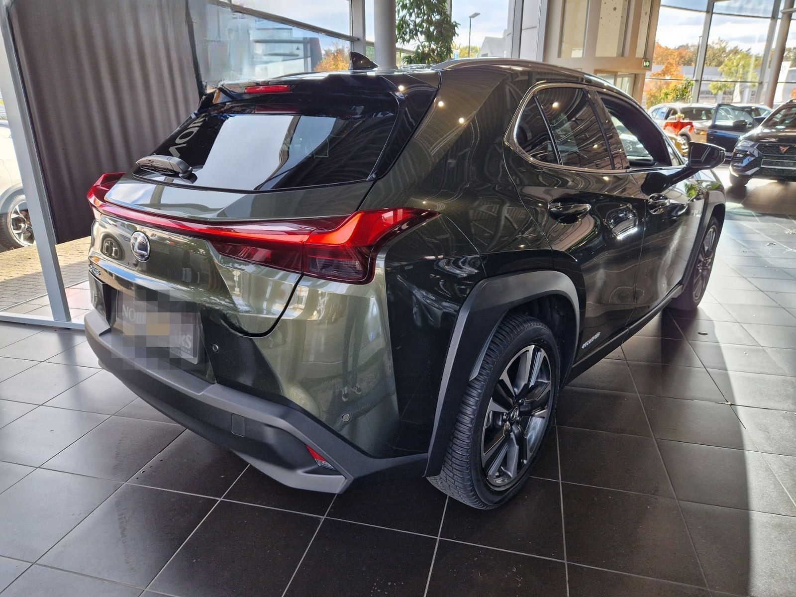 Lexus UX 250 h Style LED ALU foto 7