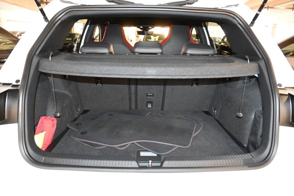 Volkswagen Golf VIII Lim 2.0 TSI Automatik GTI Clubsport LE foto 4