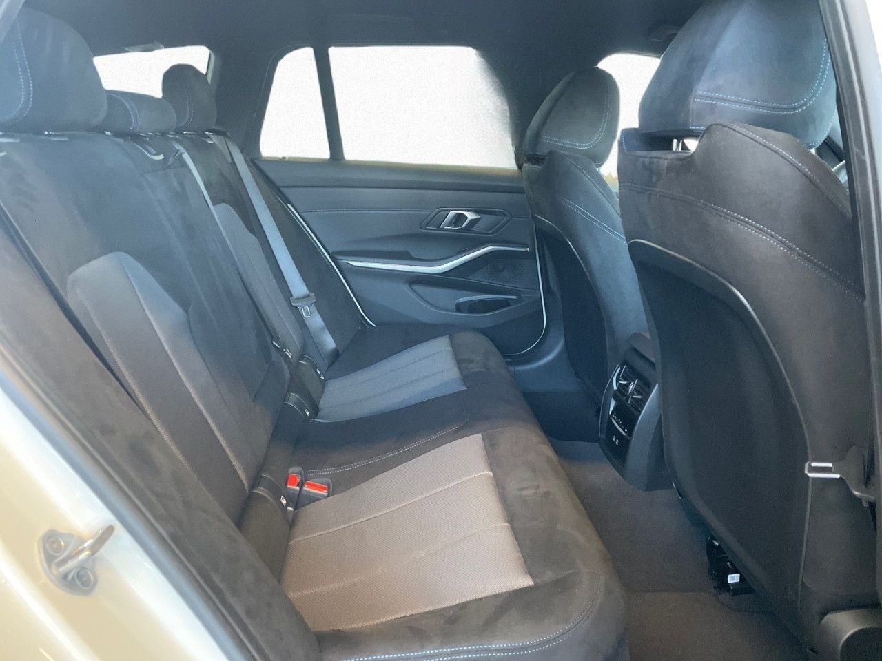 BMW 318i Touring M-Sport LED HIFI Sportpaket Navi foto 12