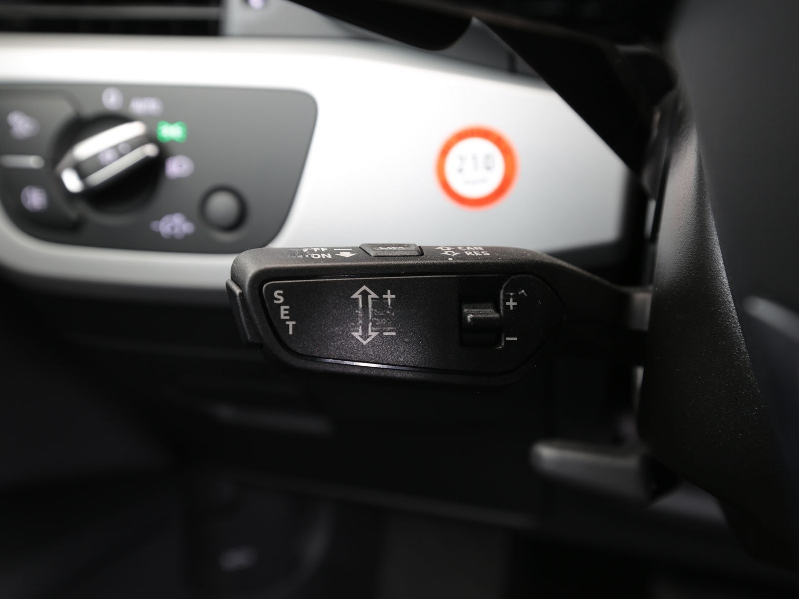 Audi A4 Avant 40 TFSI quattro advanced  Navi Leder AH foto 14