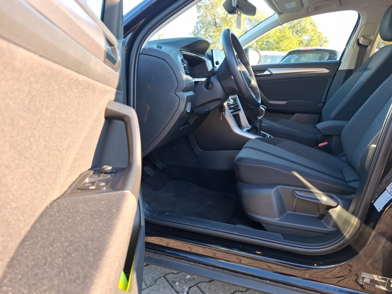 Volkswagen T-Roc 1.0 TSI Life LED CARPLAY+ANDROID-AUTO foto 6