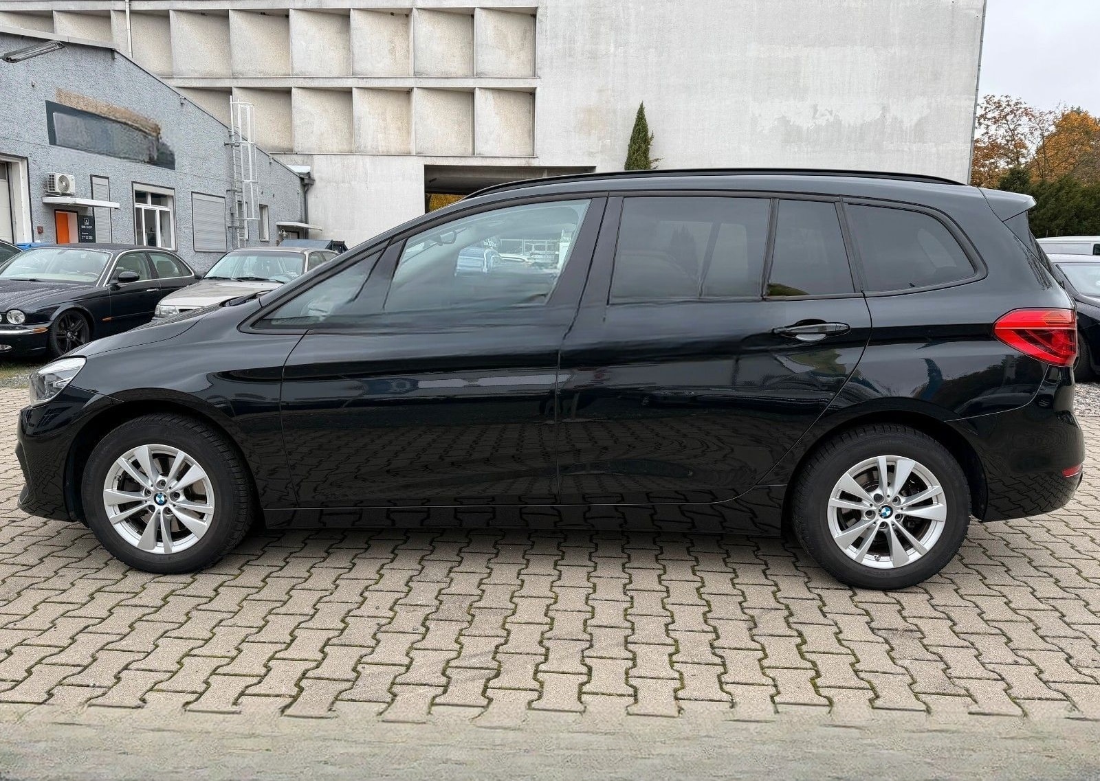 BMW 218 Gran Tourer*7Sitzer*SPORT*LEDER*LED*LCI foto 2