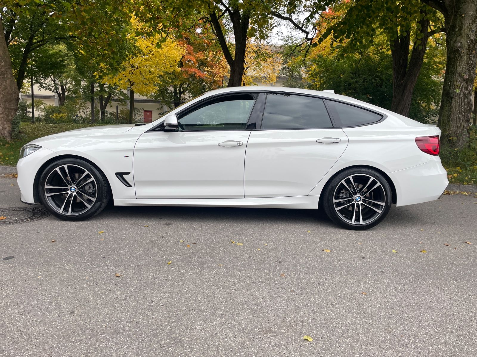 BMW 320d GT M Sport*DETAIL LESEN*HeadUp*LED* foto 10
