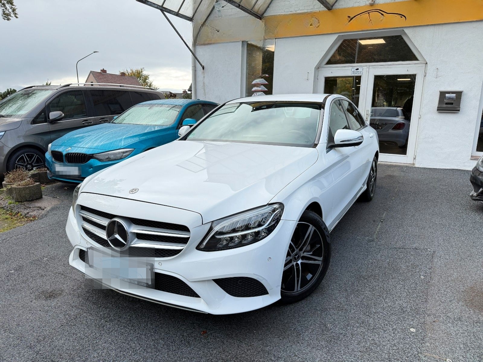 Mercedes-Benz C 180 Avantgarde NAVI/KAMERA/LED/TOTWINKEL/AMBIE foto 1