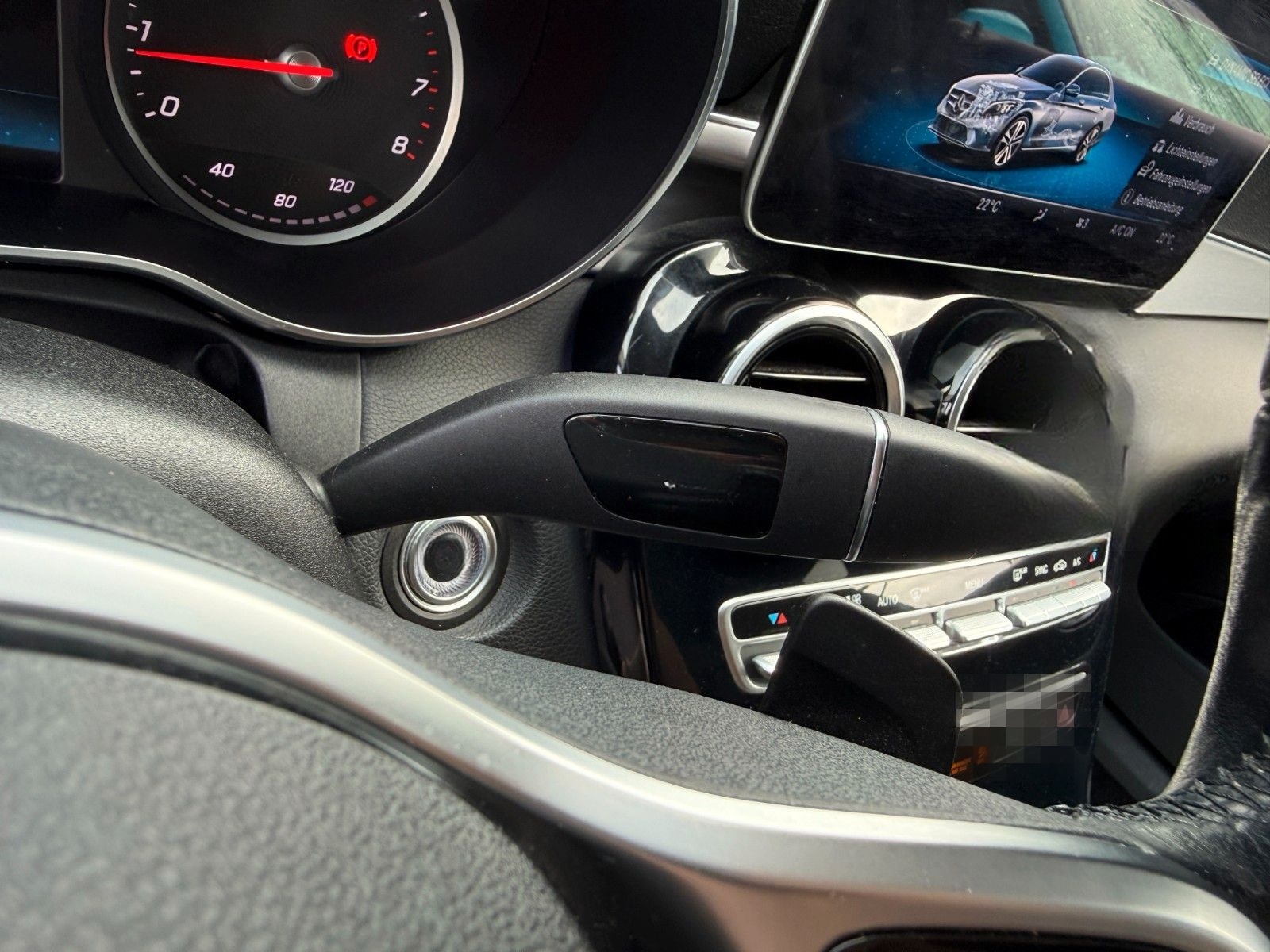 Mercedes-Benz C 180 Avantgarde NAVI/KAMERA/LED/TOTWINKEL/AMBIE foto 13