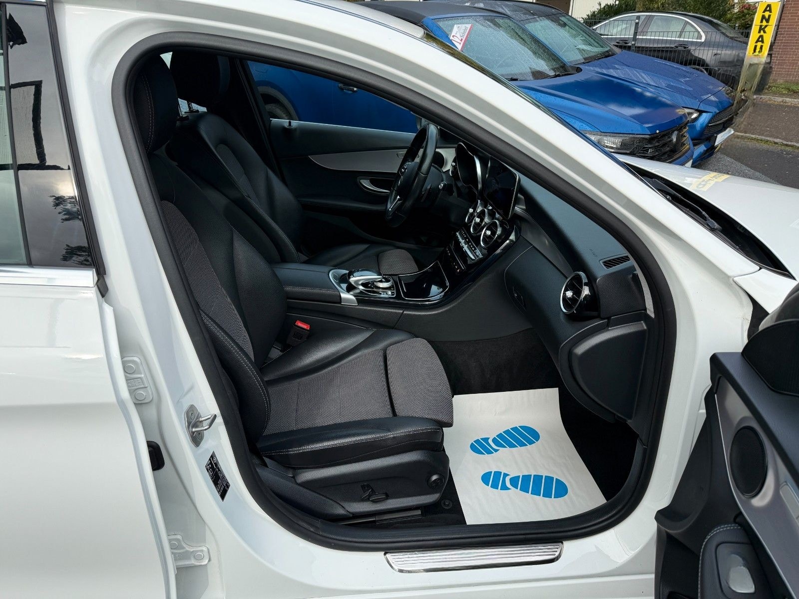 Mercedes-Benz C 180 Avantgarde NAVI/KAMERA/LED/TOTWINKEL/AMBIE foto 17