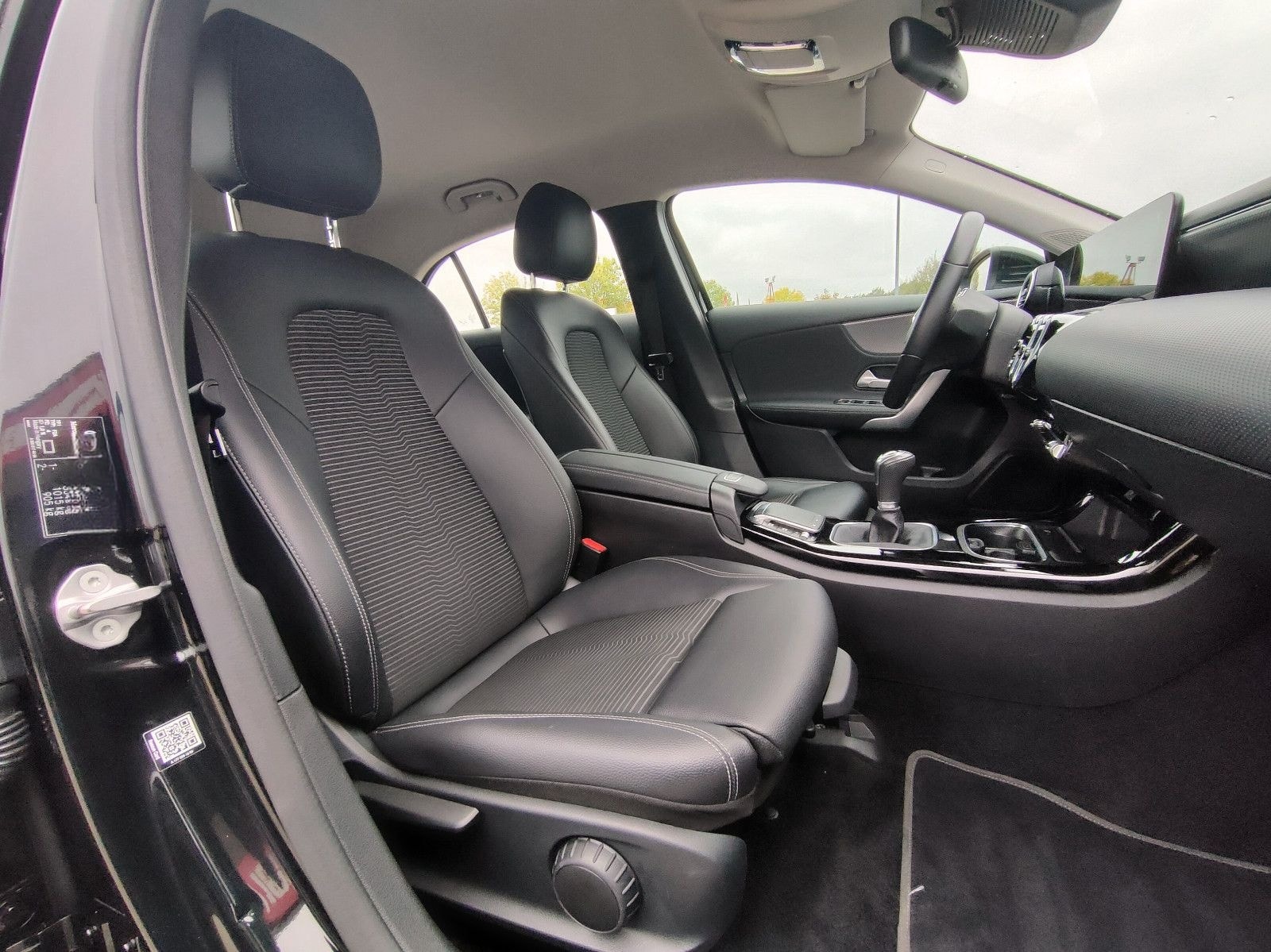 Mercedes-Benz A-Klasse 180 A *Navi*MBUX*CarPlay*Qi*APA*SHZ* foto 19