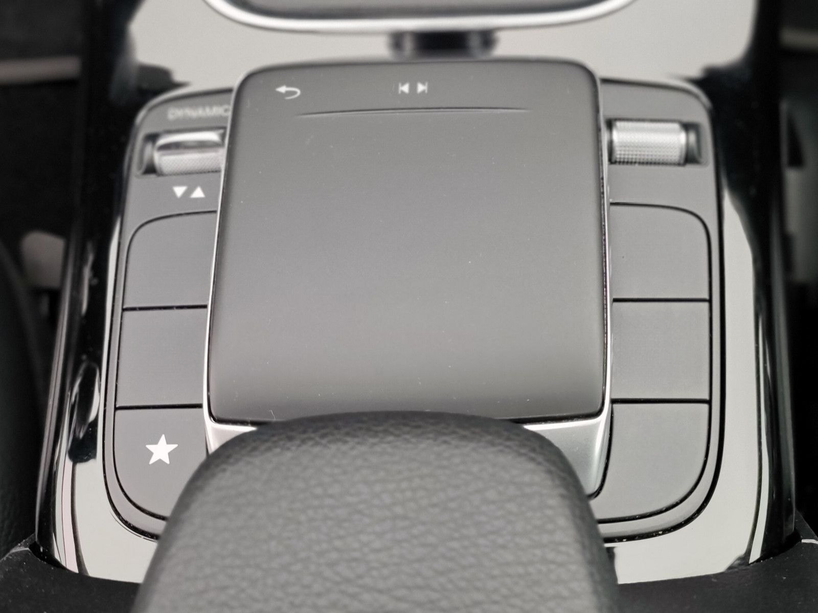 Mercedes-Benz A-Klasse 180 A *Navi*MBUX*CarPlay*Qi*APA*SHZ* foto 20