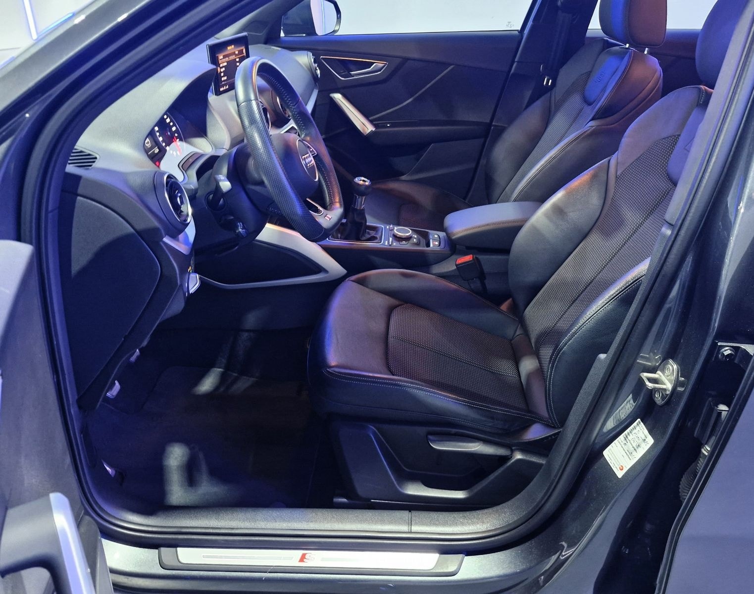 Audi Q2 1.4 TFSI S LINE / LED/LEDER/18 ZOLL/ foto 11