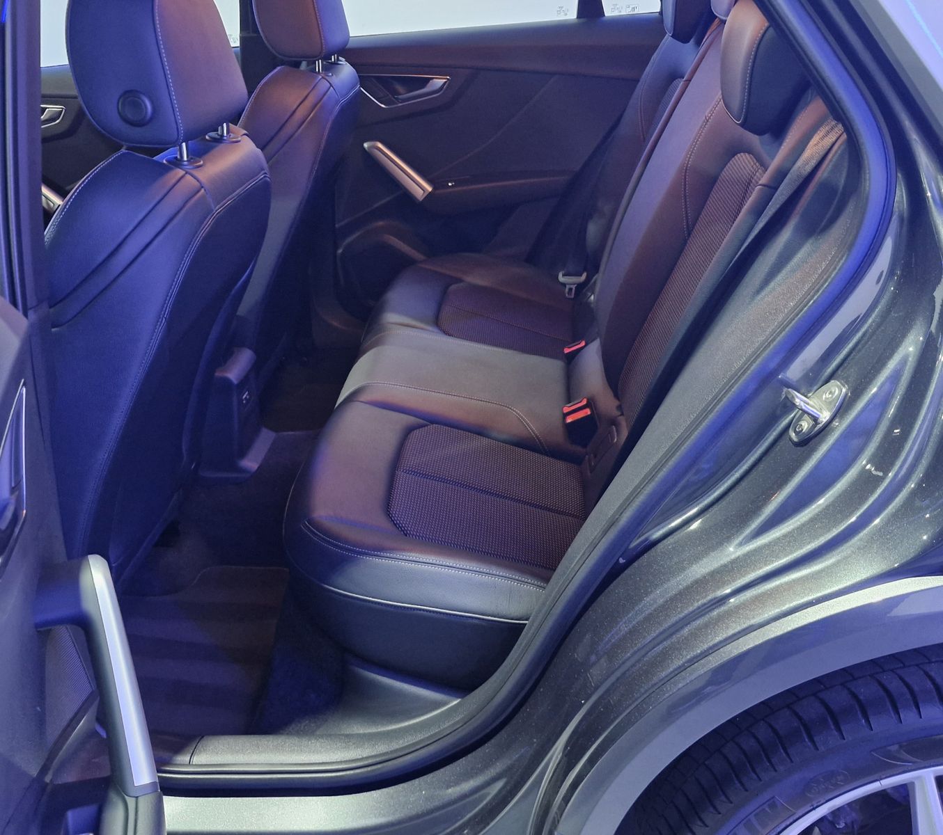 Audi Q2 1.4 TFSI S LINE / LED/LEDER/18 ZOLL/ foto 12