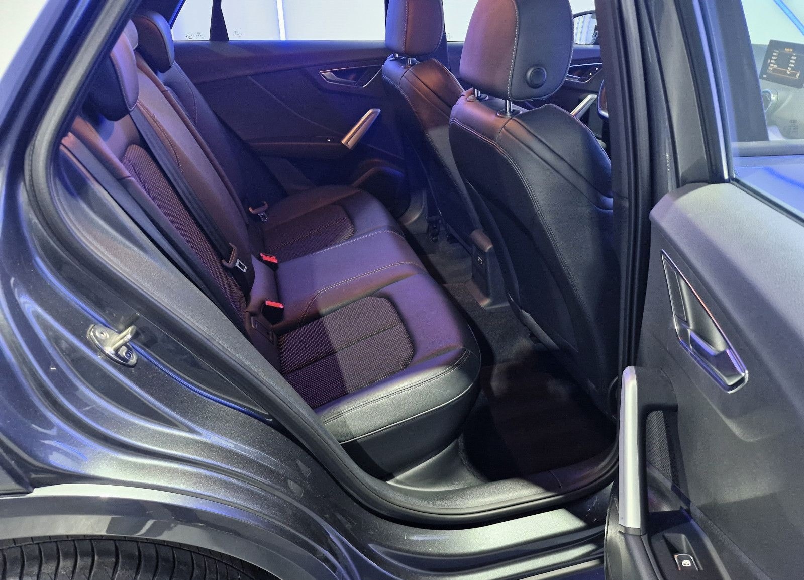 Audi Q2 1.4 TFSI S LINE / LED/LEDER/18 ZOLL/ foto 13