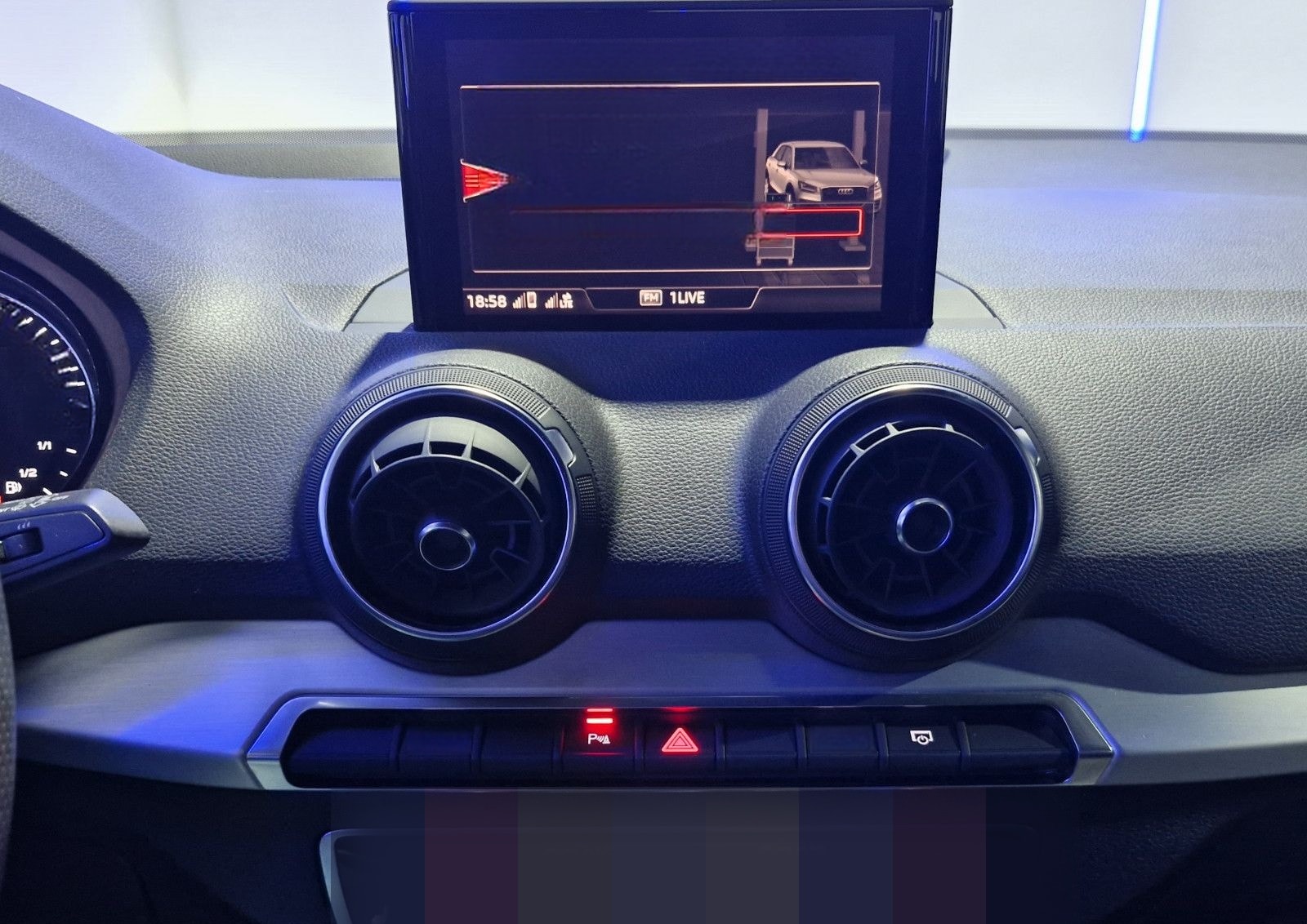 Audi Q2 1.4 TFSI S LINE / LED/LEDER/18 ZOLL/ foto 21