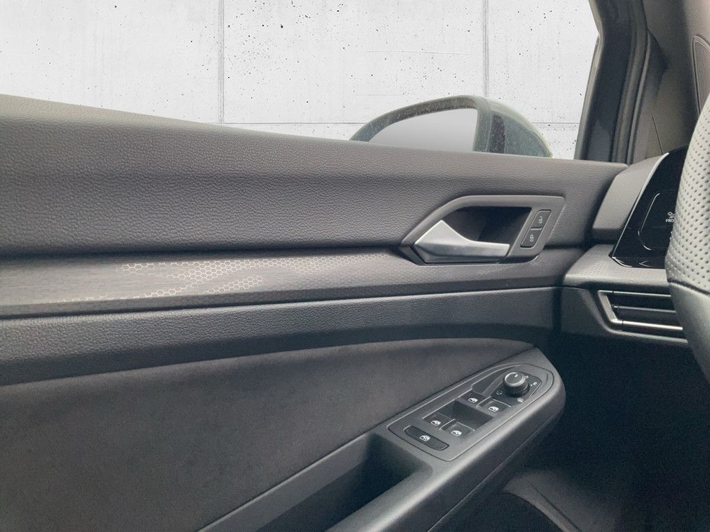 Volkswagen Golf VIII Clubsport 2.0 TSI HUD Pano Navi Kamera foto 18