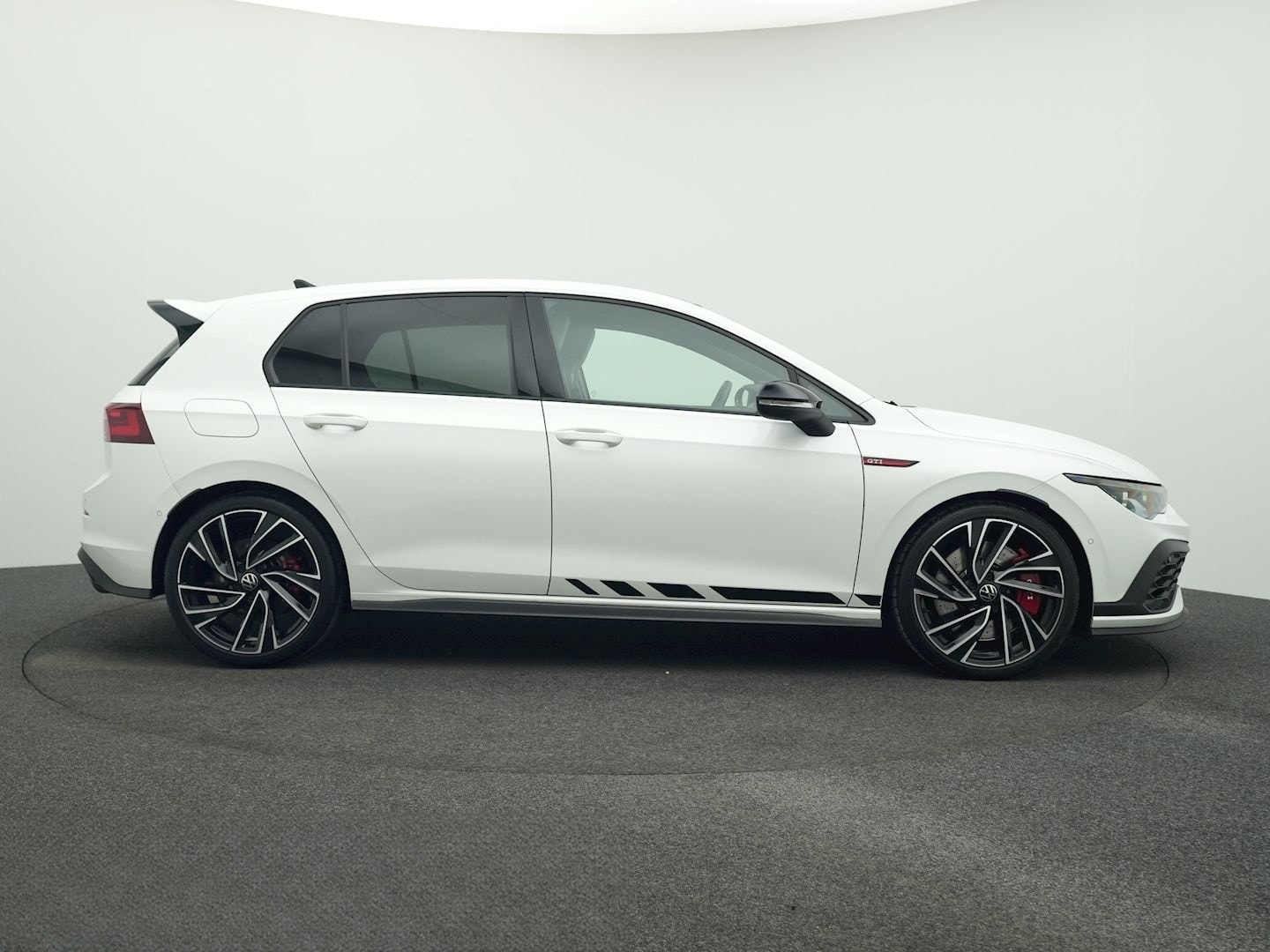 Volkswagen Golf GTI 8 2.0 TSI DSG Clubsport Black Style PAN foto 7