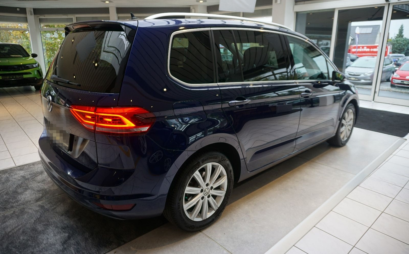 Volkswagen Touran Highline AUTOMATIK, NAVI, STANDHEIZUNG foto 3