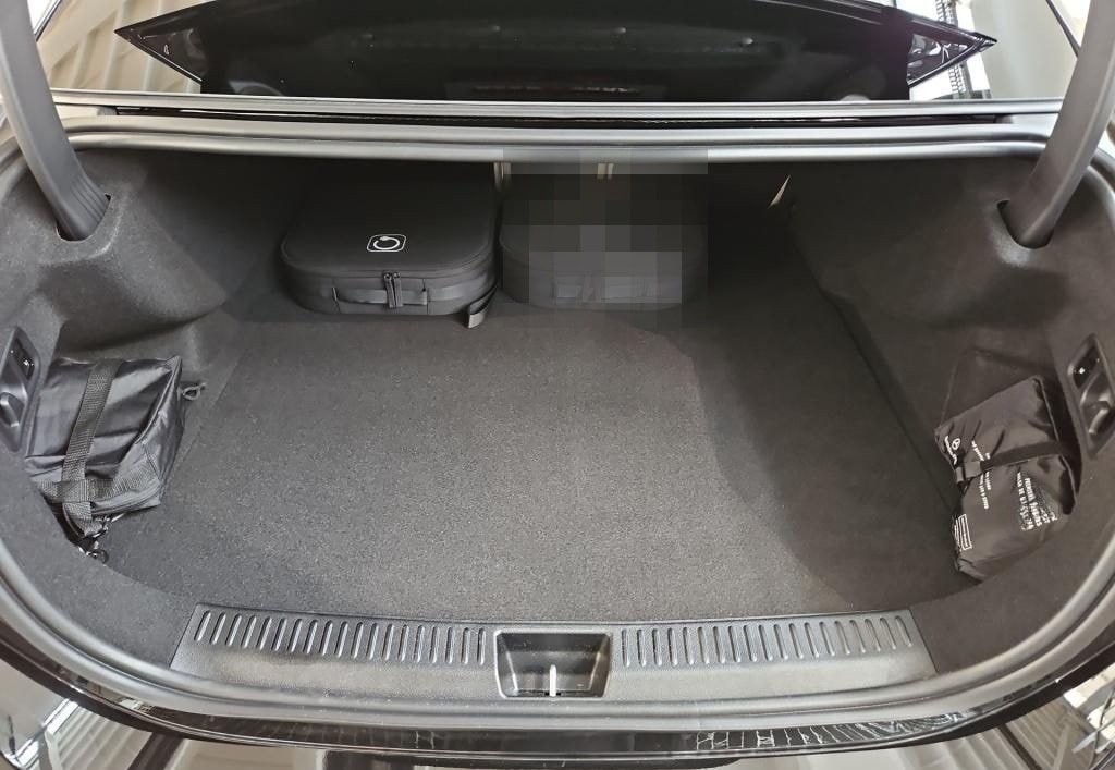 Mercedes-Benz E 300 e 4M Limousine +AMG+NIGHT+AHK+WINTER+4D-SO foto 12