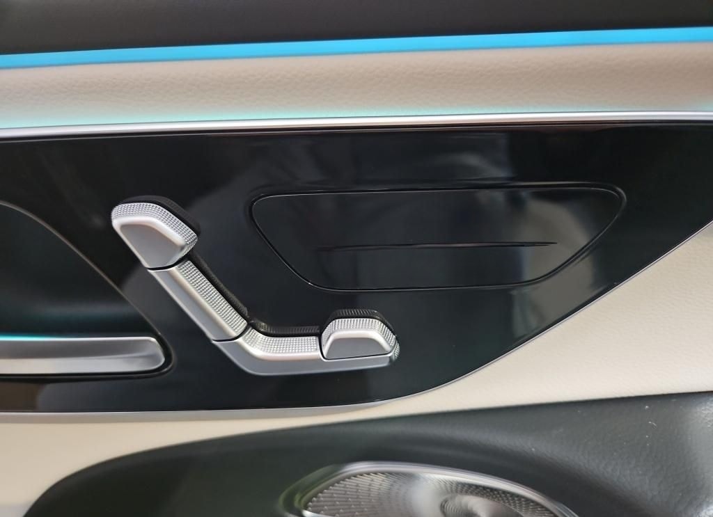 Mercedes-Benz E 300 e 4M Limousine +AMG+NIGHT+AHK+WINTER+4D-SO foto 13