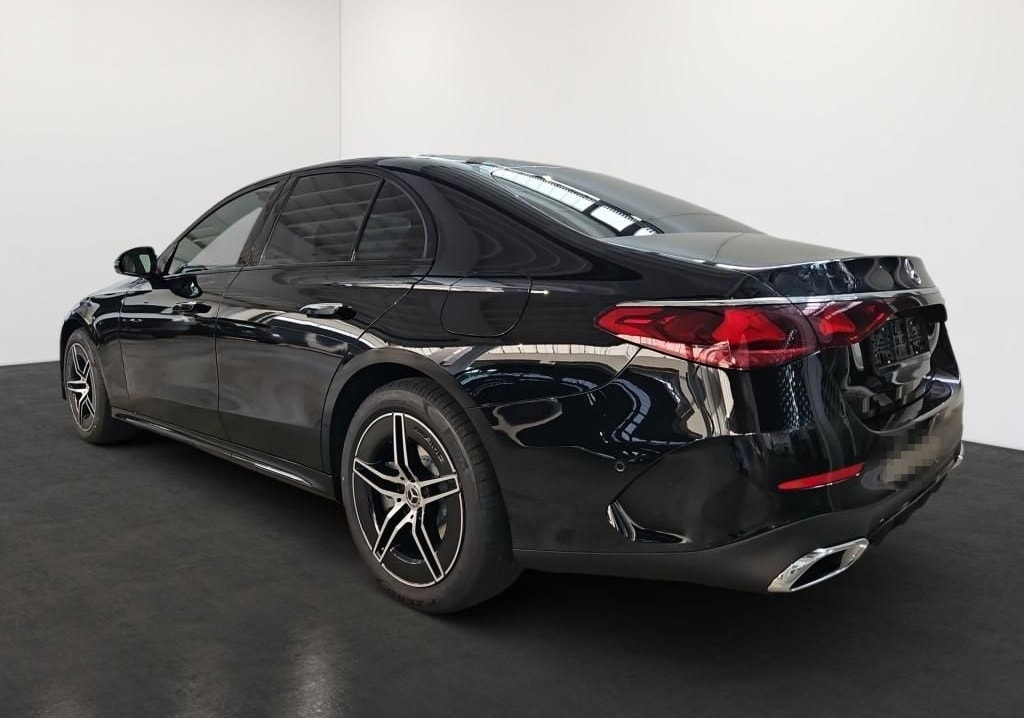 Mercedes-Benz E 300 e 4M Limousine +AMG+NIGHT+AHK+WINTER+4D-SO foto 4