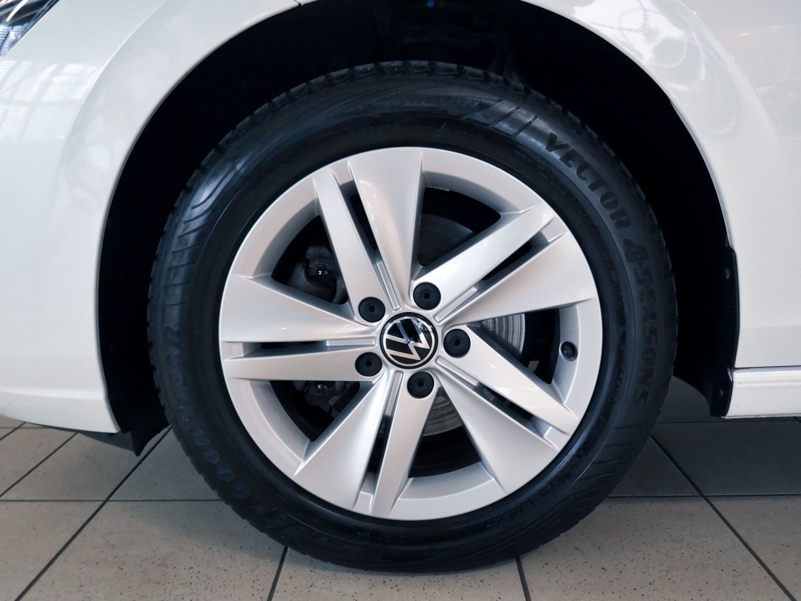 Volkswagen Golf VIII Life 2.0 TDI | LED PDC ACC Navi foto 6