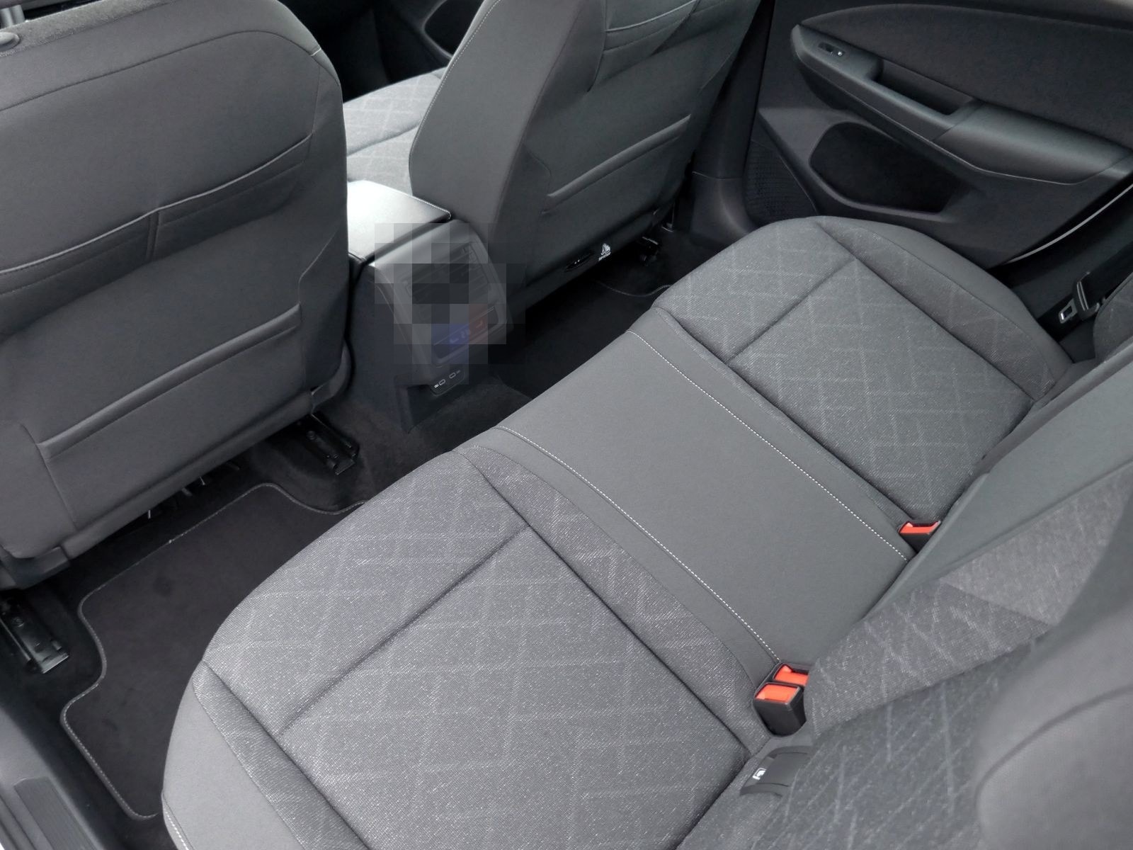 Volkswagen Golf VIII Life 2.0 TDI | LED PDC ACC Navi foto 9