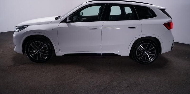 BMW iX1 xDrive 30 M-Sport 70kWh RFK/LED/NAVI/CARPLAY foto 5