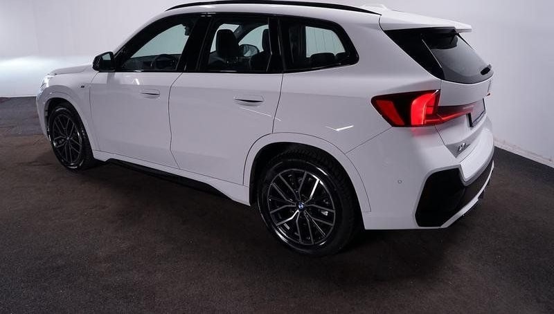 BMW iX1 xDrive 30 M-Sport 70kWh RFK/LED/NAVI/CARPLAY foto 6