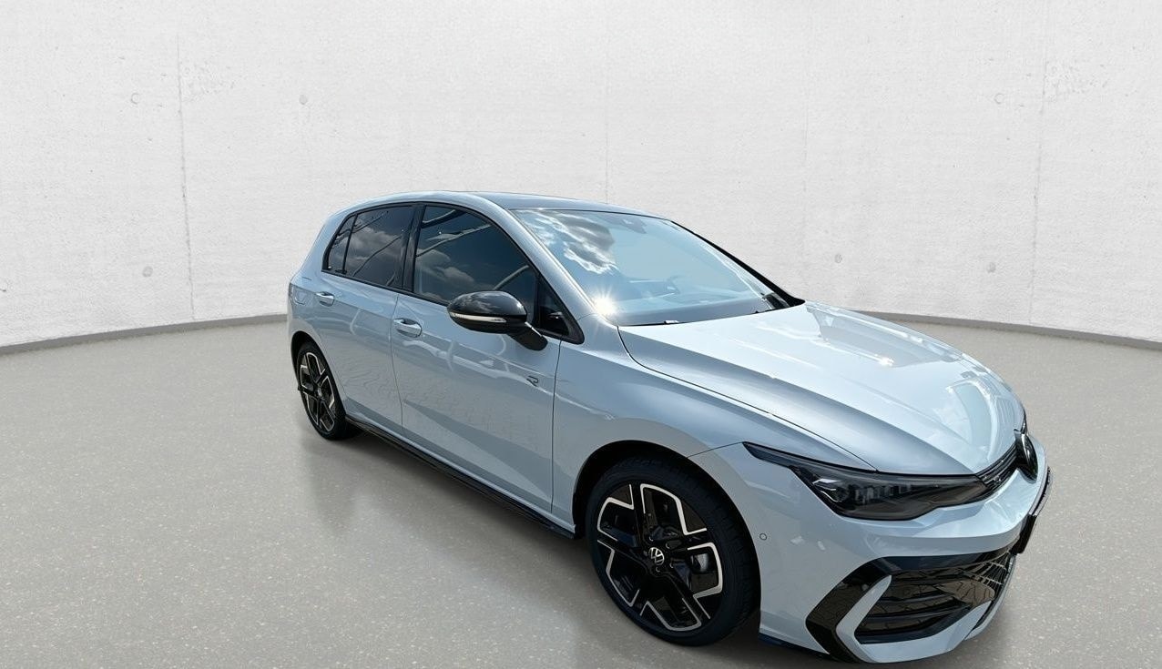 Volkswagen Golf VIII 1.5 TSI DSG R-Line Navi Panorama LED D foto 3