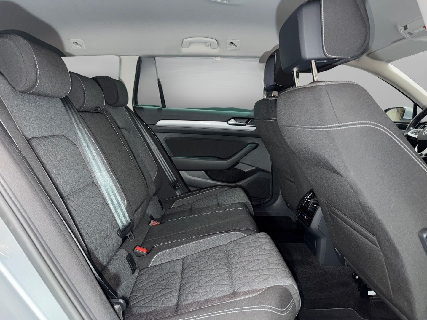 Volkswagen Passat Variant 2.0 TDI DSG BUSINESS LED SHZ KAME foto 12