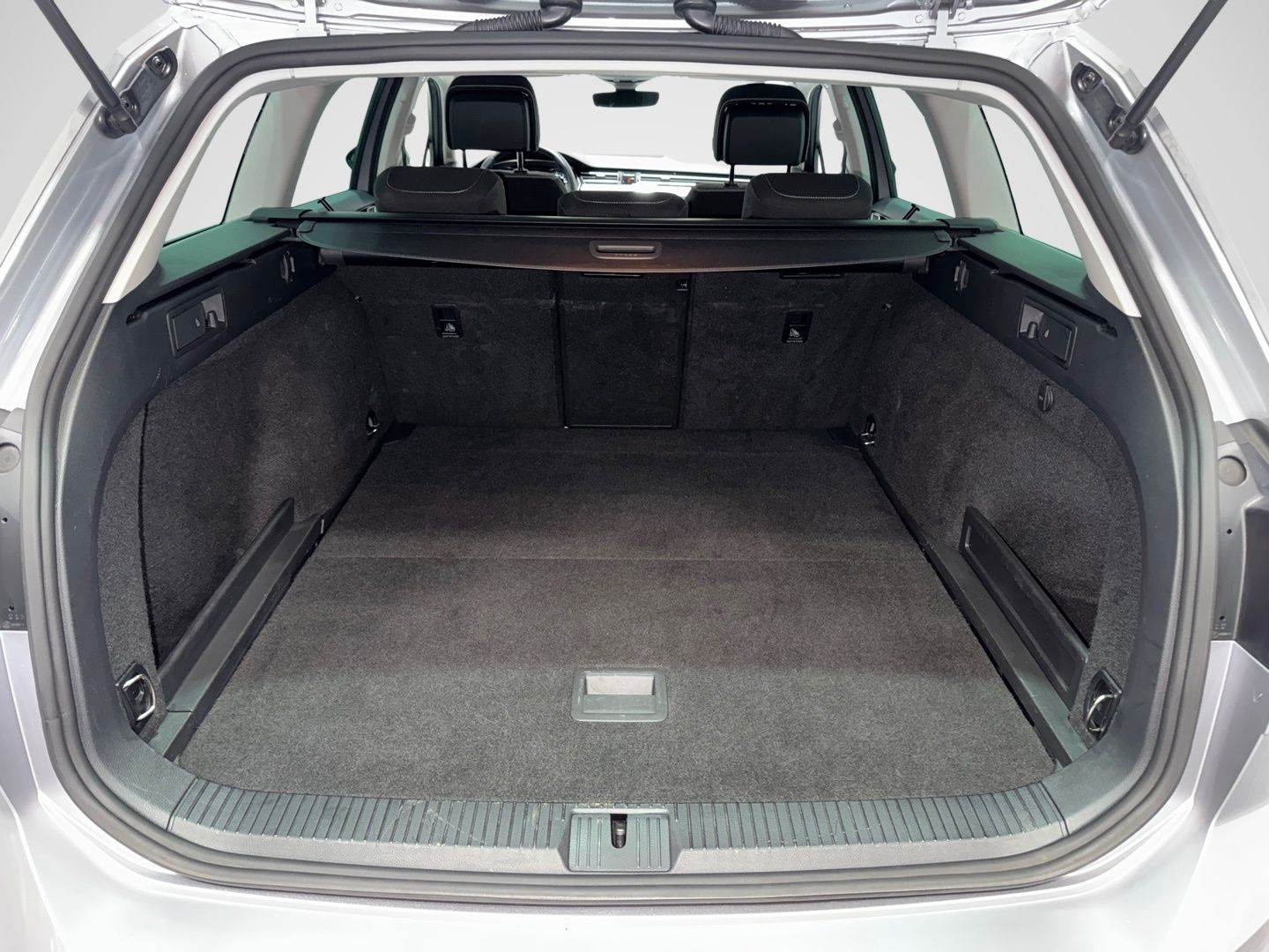 Volkswagen Passat Variant 2.0 TDI DSG BUSINESS LED SHZ KAME foto 8