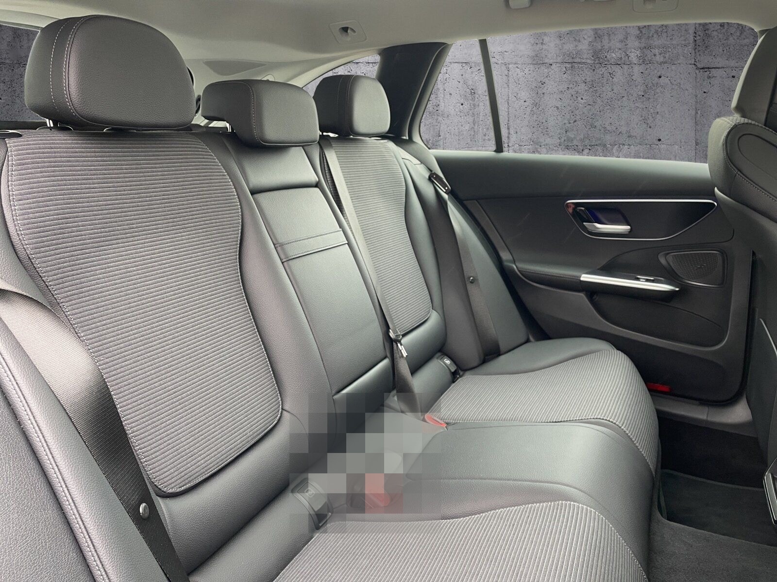 Mercedes-Benz C 180 T AVANTGARDE+PANO+KAMERA+EASYPACK+LED+SHZ foto 13