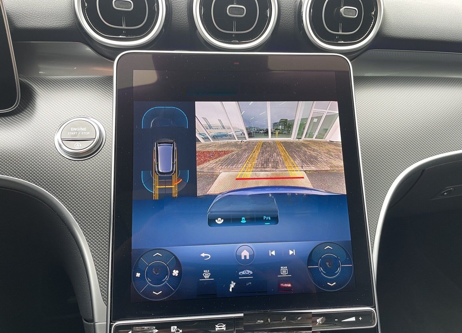 Mercedes-Benz C 180 T AVANTGARDE+PANO+KAMERA+EASYPACK+LED+SHZ foto 18