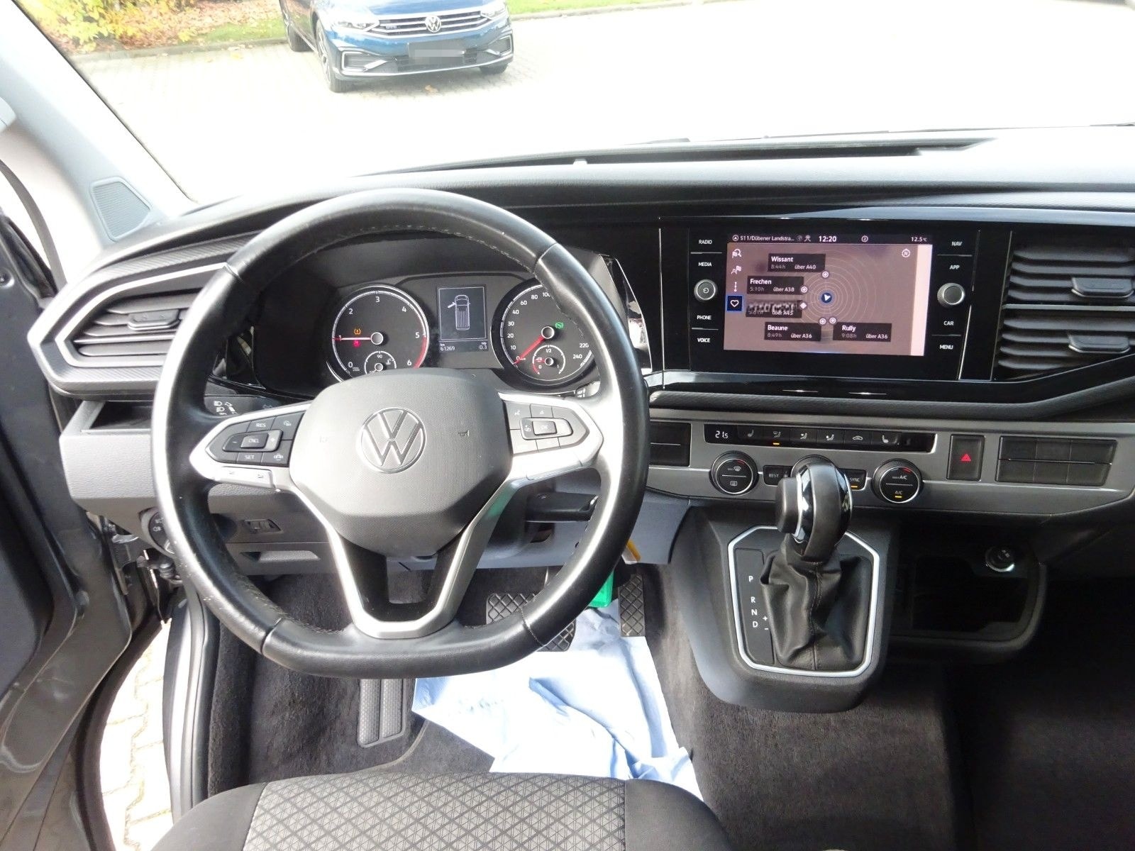 Volkswagen T6.1 Multivan 150PS DSG KR Navi Tempomat 7-Sitze foto 17