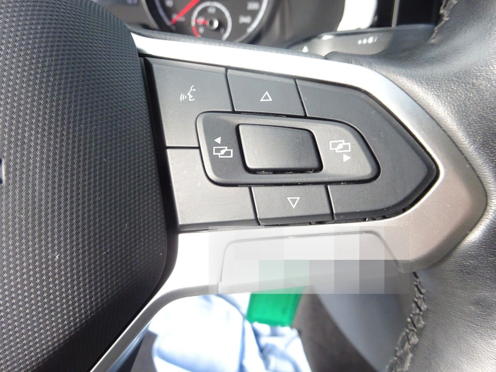 Volkswagen T6.1 Multivan 150PS DSG KR Navi Tempomat 7-Sitze foto 25