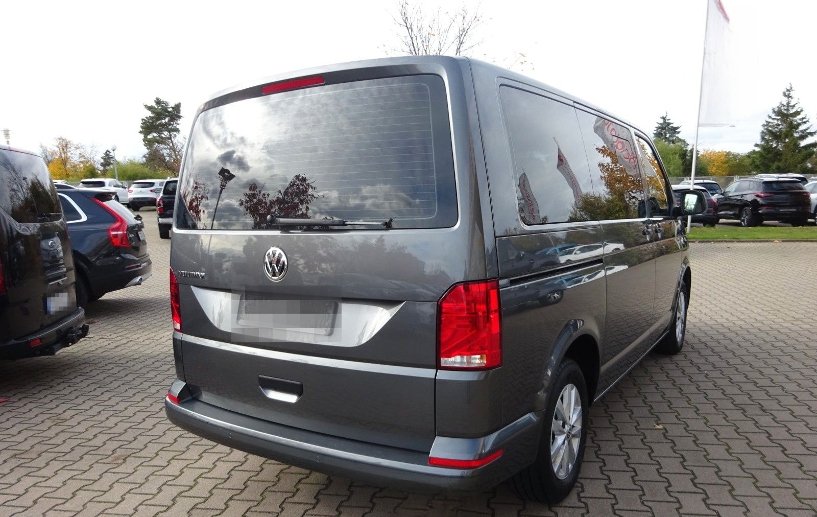 Volkswagen T6.1 Multivan 150PS DSG KR Navi Tempomat 7-Sitze foto 5